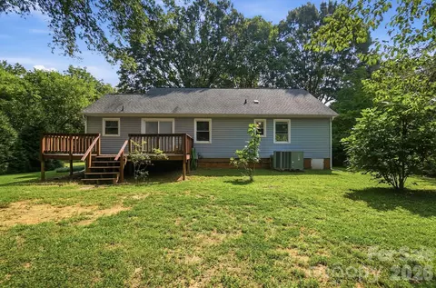 Exterior - 2818 Castlebrook Dr, Monroe, NC 28112 photo 7 of 11