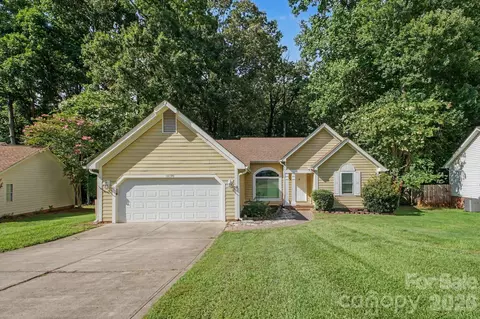 16130 Amber Field Dr, Huntersville, NC 28078