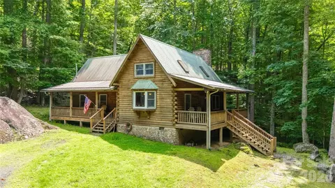 400 Amber Dr, Bakersville, NC 28075