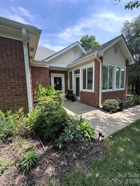 8316 Olde Troon Dr, Charlotte, NC 28277
