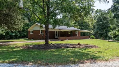 4370 Dynasty Ln, Hudson, NC 28638