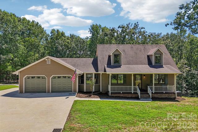 158 Mallard Dr, Columbus, NC 28722