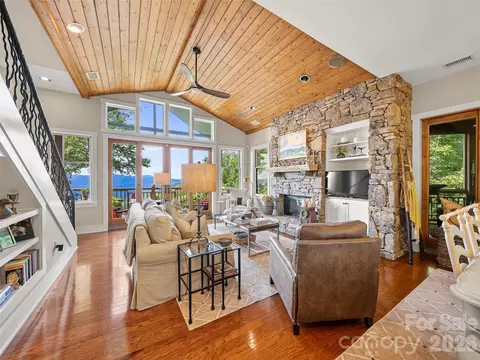 530 Andrew Banks B2 Rd #B2, Burnsville, NC 28714