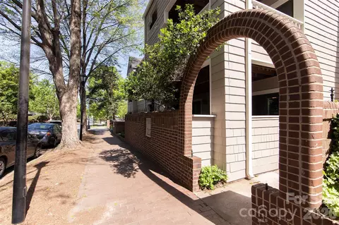 212 W 10th 17 St #17, Charlotte, NC 28202