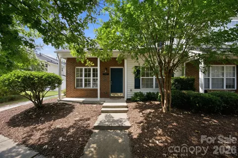 107 Summerwood Dr, Mooresville, NC 28117