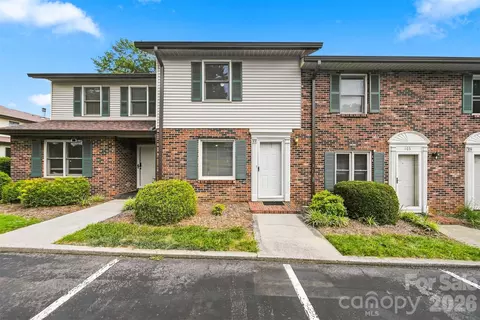 1330 5th Ne 102 St NE #102, Hickory, NC 28601