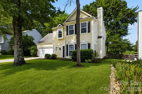 5936 Downfield Wood Dr, Charlotte, NC 28269