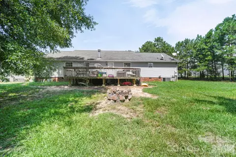 Exterior - 5130 Sedgefield Dr, Lancaster, SC 29720 photo 5 of 5