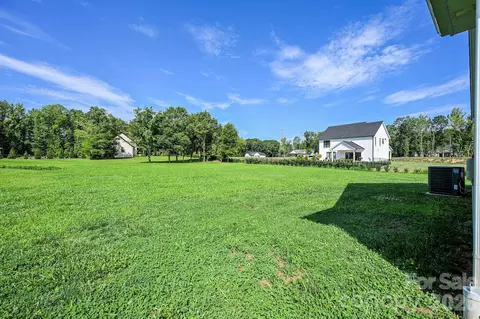 Exterior - 3013 Isle Ln, Monroe, NC 28110 photo 3 of 3