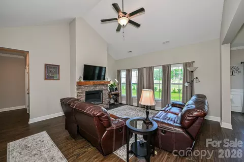 Living - 3013 Isle Ln, Monroe, NC 28110 photo 1 of 2
