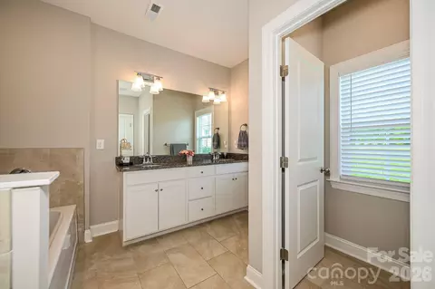 Bath - 3013 Isle Ln, Monroe, NC 28110 photo 3 of 5