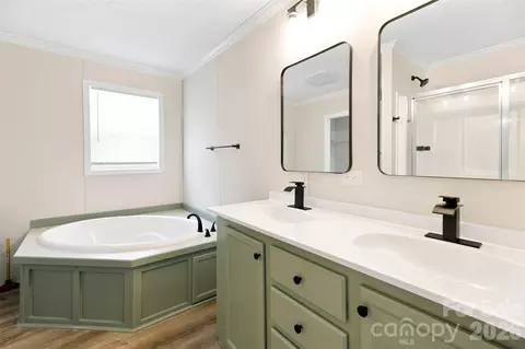 Bath - 262 Upper Stanley Rd, Stanley, NC 28164 photo 1 of 5