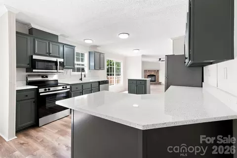 Kitchen - 262 Upper Stanley Rd, Stanley, NC 28164 photo 2 of 5