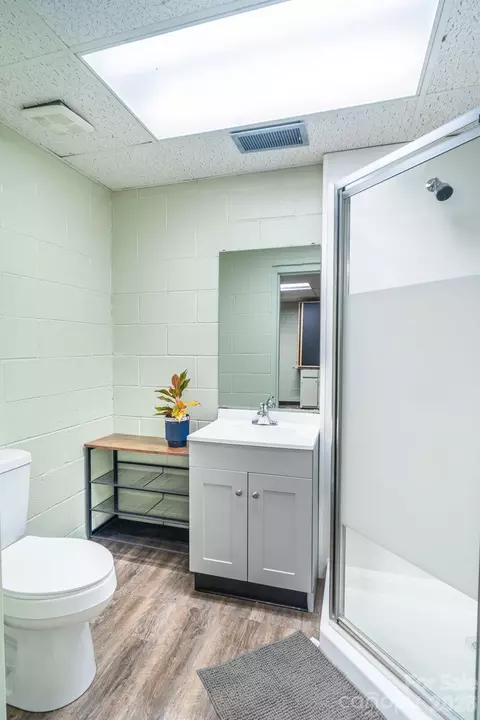Bath - 236 Textile Ave, Spindale, NC 28160 photo 4 of 4