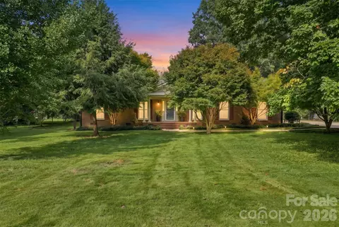 2038 Hempstead Rd, Rock Hill, SC 29732