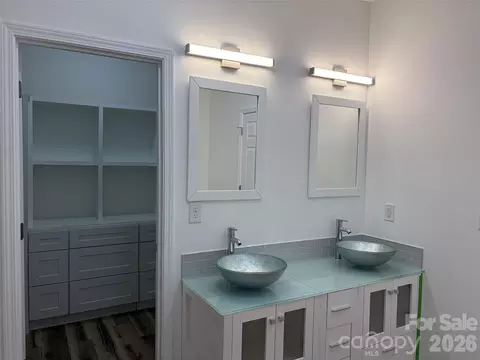 Bath - 106 Blakemore Dr, Shelby, NC 28152 photo 7 of 7