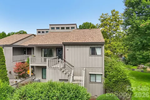 210 Juniper Ln, Hendersonville, NC 28739