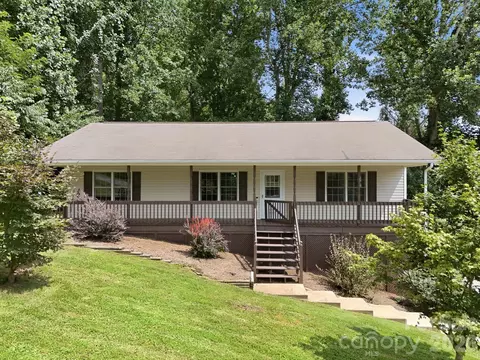 16 Westwood Dr, Candler, NC 28715