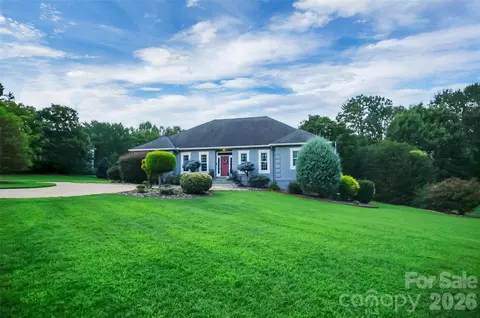 1808 Country Garden Dr, Shelby, NC 28150