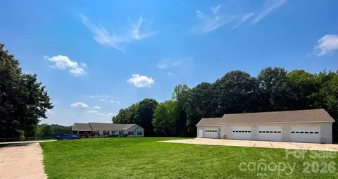 1910 Carl Fox Rd, Taylorsville, NC 28681