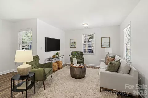 113 N Smallwood Pl, Charlotte, NC 28216