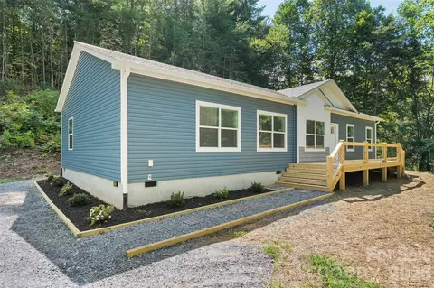24 Green Burch Dr, Bryson City, NC 28713