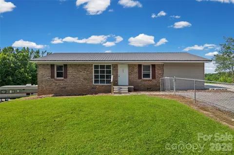 195 Moda Rd, Blacksburg, SC 29702