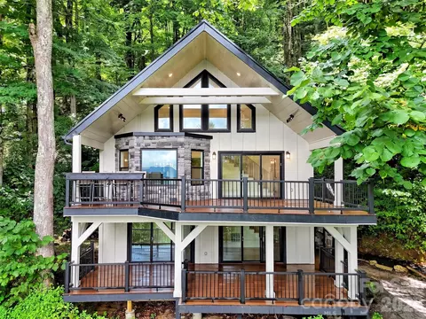 1551 Apple Creek Rd, Waynesville, NC 28786