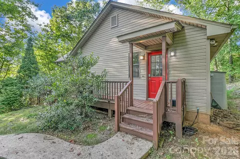 281 Redwing Rd, Lake Lure, NC 28746