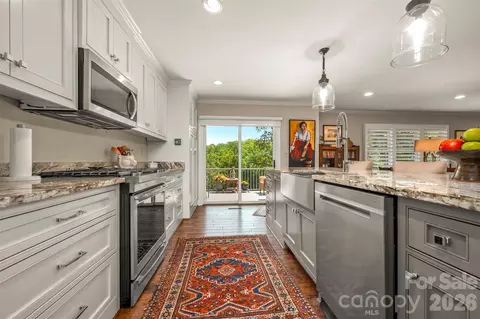 Kitchen - 77 Chestnut 305 St #305, Tryon, NC 28782 photo 3 of 4