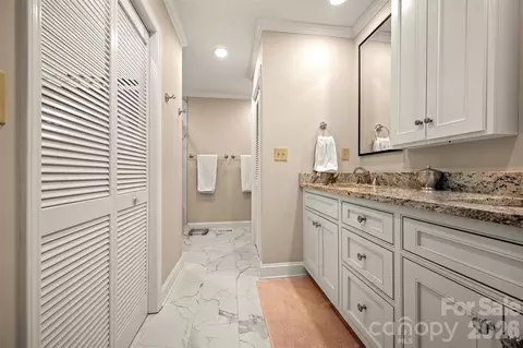 Bath - 77 Chestnut 305 St #305, Tryon, NC 28782 photo 2 of 3