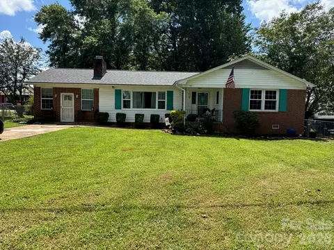515 Lakewood Dr, Gastonia, NC 28056
