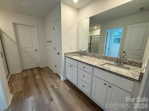 Bath - 1570 Solitude Ct, Kannapolis, NC 28081 photo 2 of 2