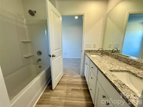 Bath - 1570 Solitude Ct, Kannapolis, NC 28081 photo 1 of 2