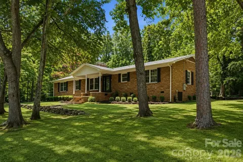 2725 Puetts Chapel Rd, Bessemer City, NC 28016