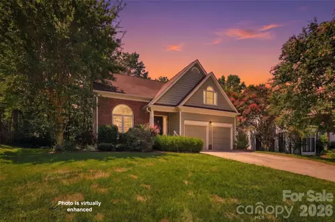 6813 Wolf Run Dr, Charlotte, NC 28277