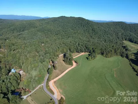 94 Ebenezer 3 Trl #3, Hendersonville, NC 28739