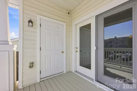 Exterior - 16648 E Amberside Rd, Cornelius, NC 28031 photo 4 of 8