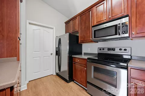 Kitchen - 16648 E Amberside Rd, Cornelius, NC 28031 photo 2 of 3