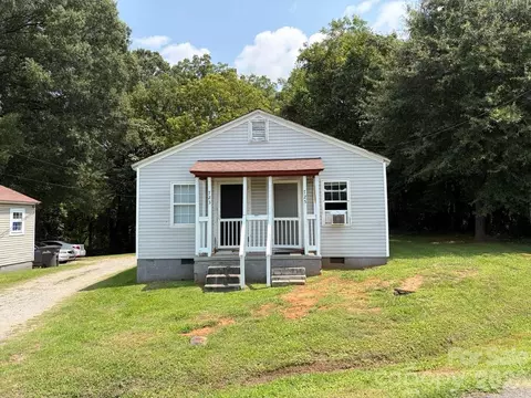 723 Hunt St, Statesville, NC 28677