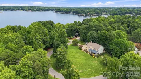 354 Robinson Rd, Mooresville, NC 28117