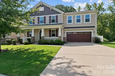 7513 Meridale Forest Dr, Charlotte, NC 28269