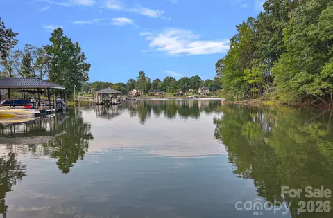 218 Lineberger Dr, Mooresville, NC 28117