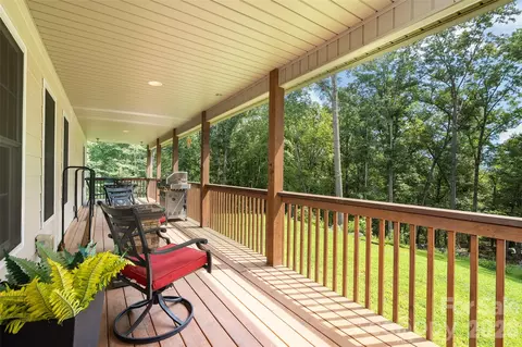 Exterior - 247 Poker Branch Rd, Sylva, NC 28779 photo 5 of 8