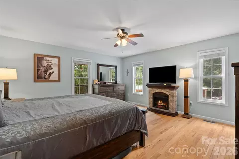 Bedroom - 247 Poker Branch Rd, Sylva, NC 28779 photo 2 of 2