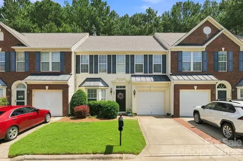 121 Kase Ct, Mooresville, NC 28117