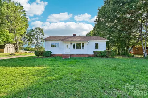 94 Galaxie Dr, Taylorsville, NC 28681