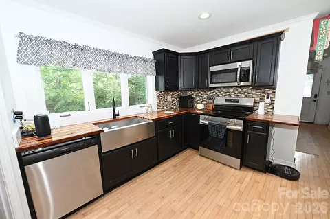 Kitchen - 3392 Pearidge Rd, Bostic, NC 28018 photo 1 of 7