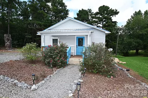 Exterior - 3392 Pearidge Rd, Bostic, NC 28018 photo 5 of 15