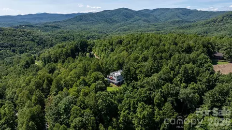 308 Flat Mountain Rd, Lenoir, NC 28645